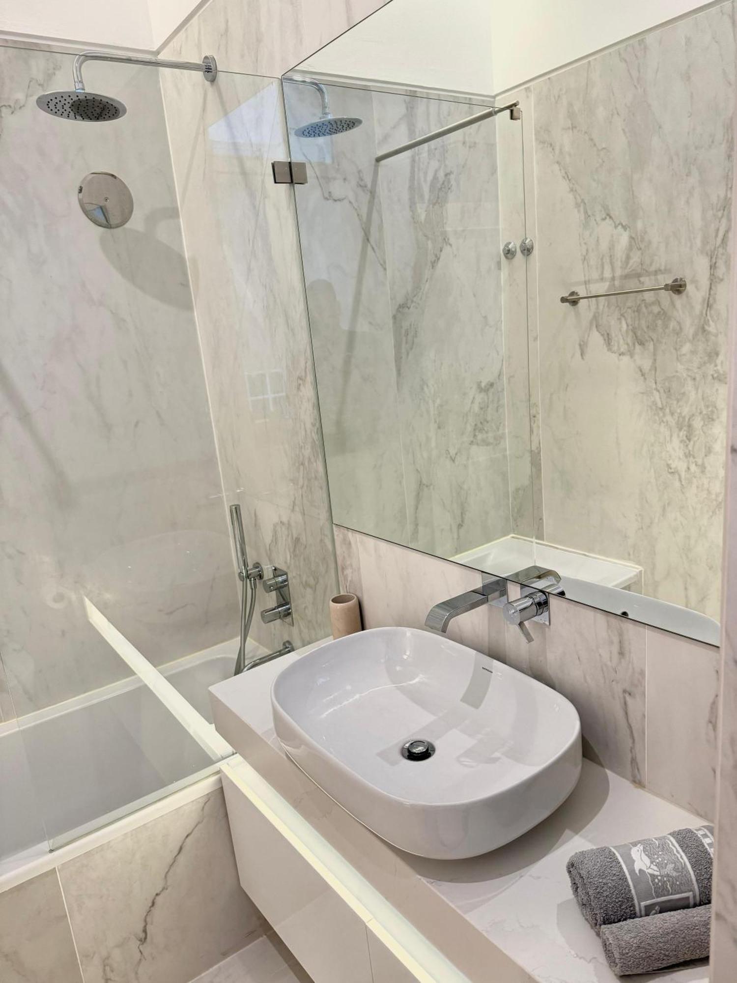 Quarto Com Banheiro Privativo Na Baixa Lisboa Exterior foto